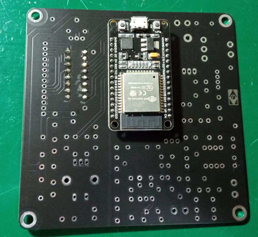 Platine mit installiertem ESP32