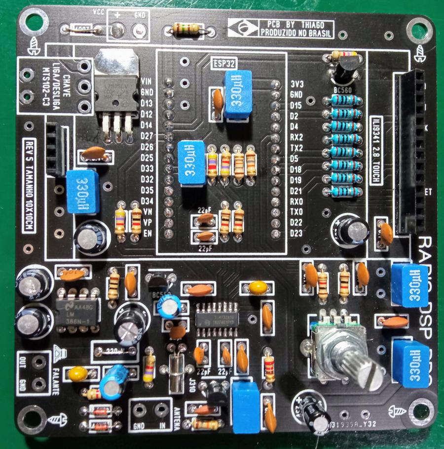 Platine nach dem Einlöten der PTH-Bauteile und des Si4732