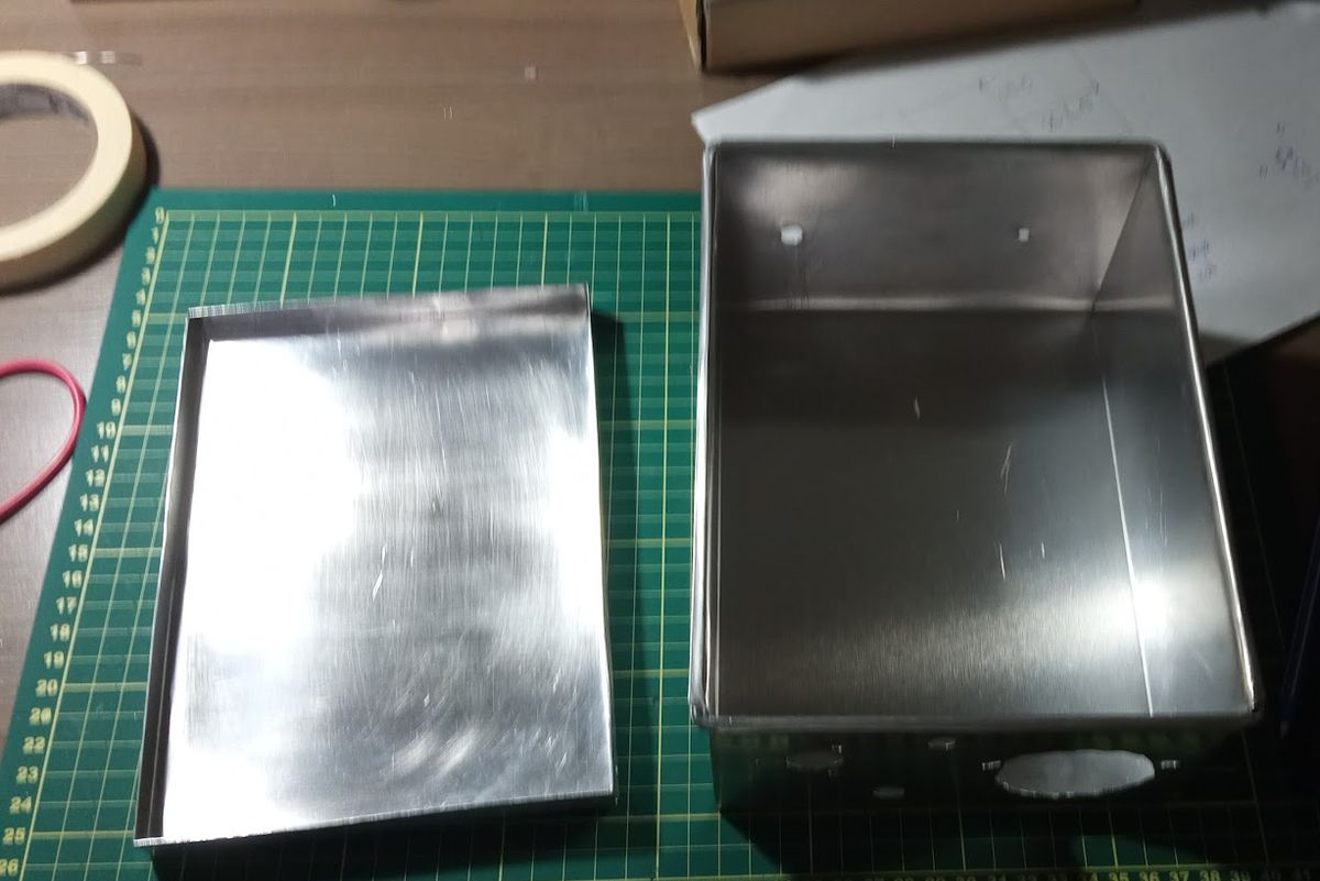 Box and bottom lid
